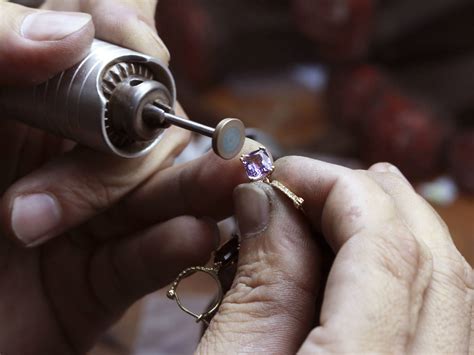 jewelry repair classes near me.